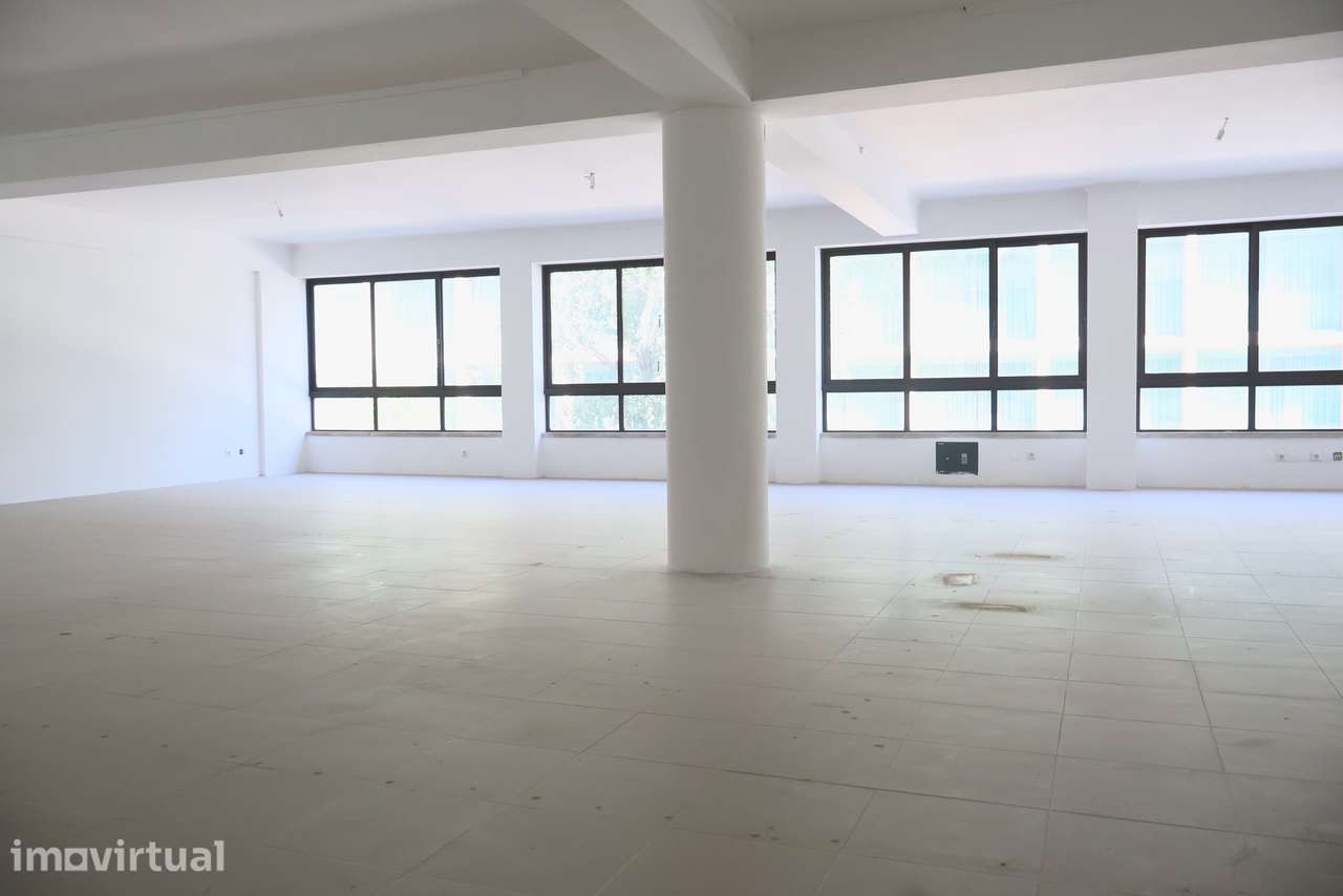 Escritório Premium no Saldanha com 215 m² - Metro e Excelentes Acessos - Grande imagem: 2/16