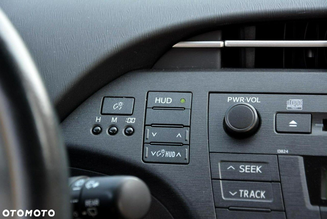 Toyota Prius 1.8 HSD Sol - 29