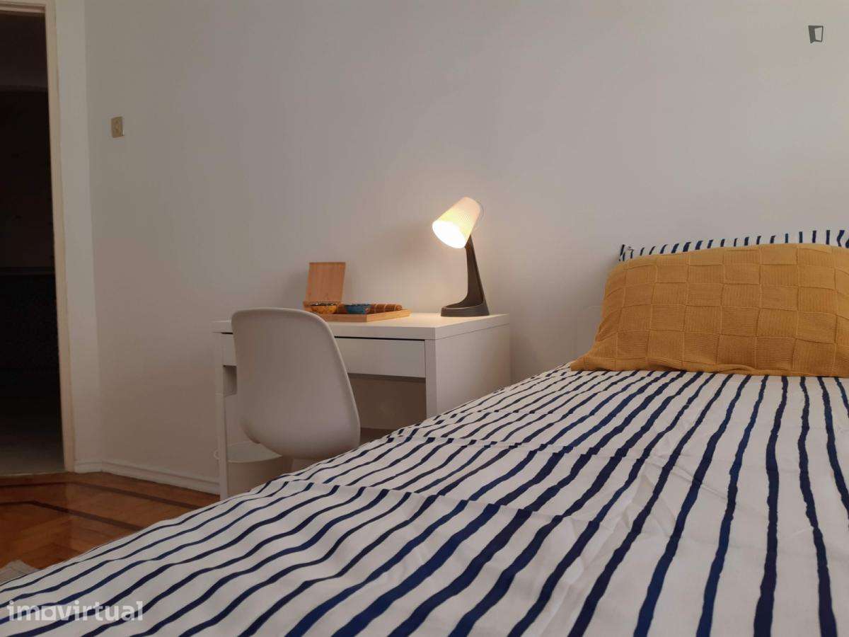 Quarto - localizado em Amadora Lisbon - Grande imagem: 5/6