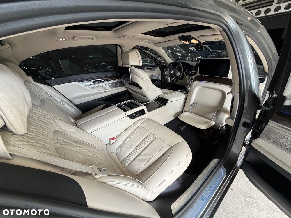 BMW Seria 7 - 27