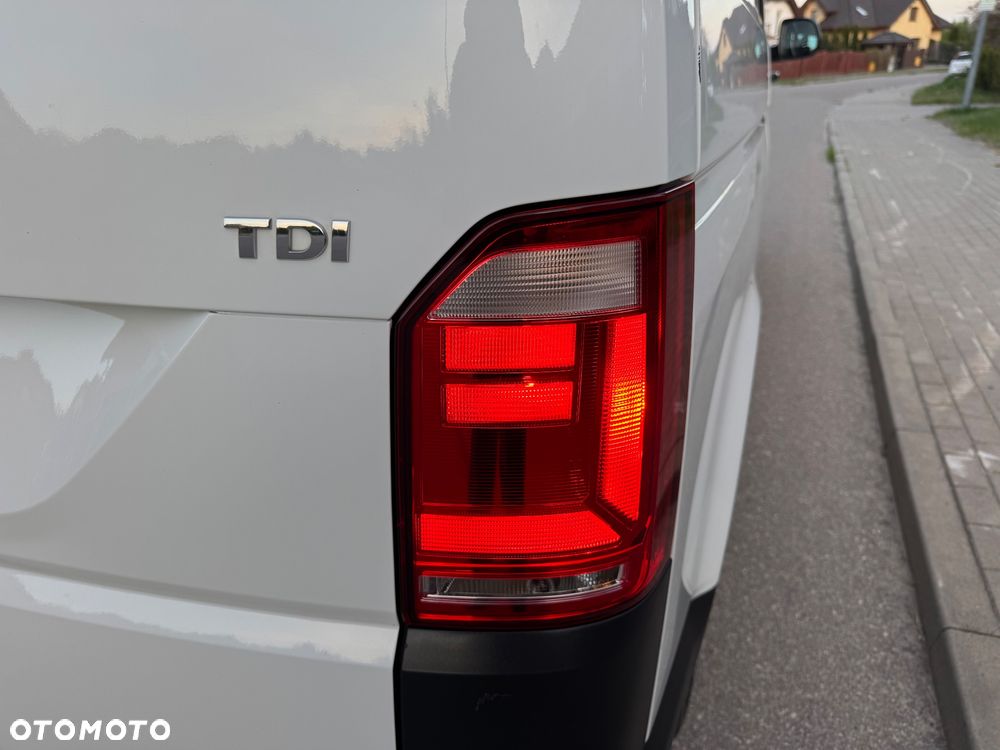 Volkswagen Transporter - 12