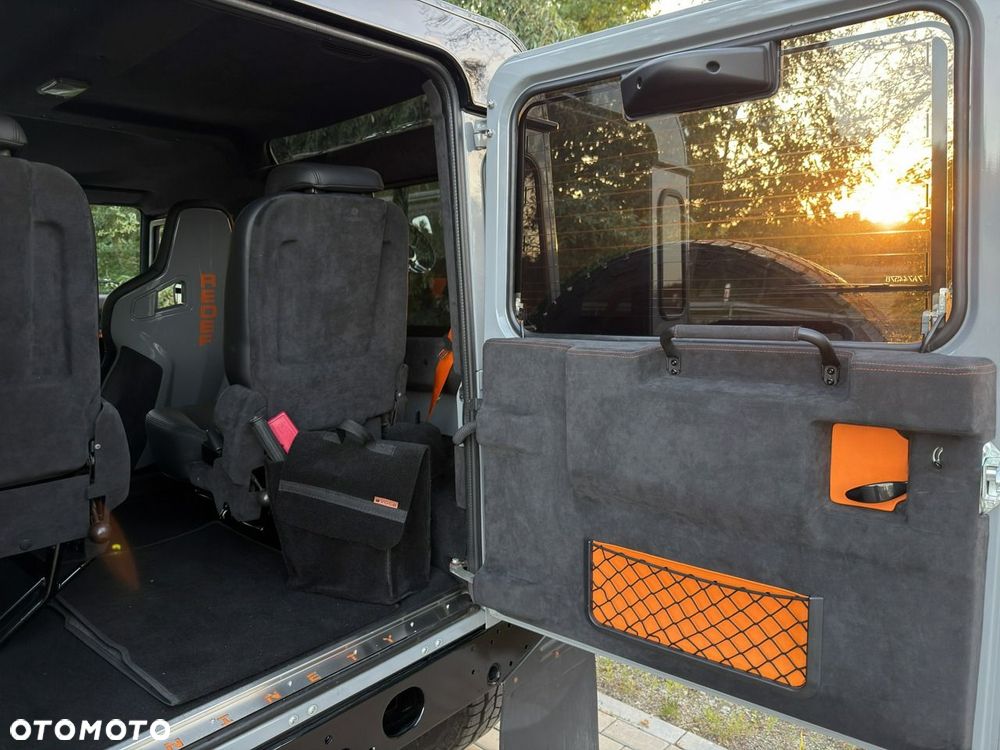 Land Rover Defender 2.4 TD4 SE - 31
