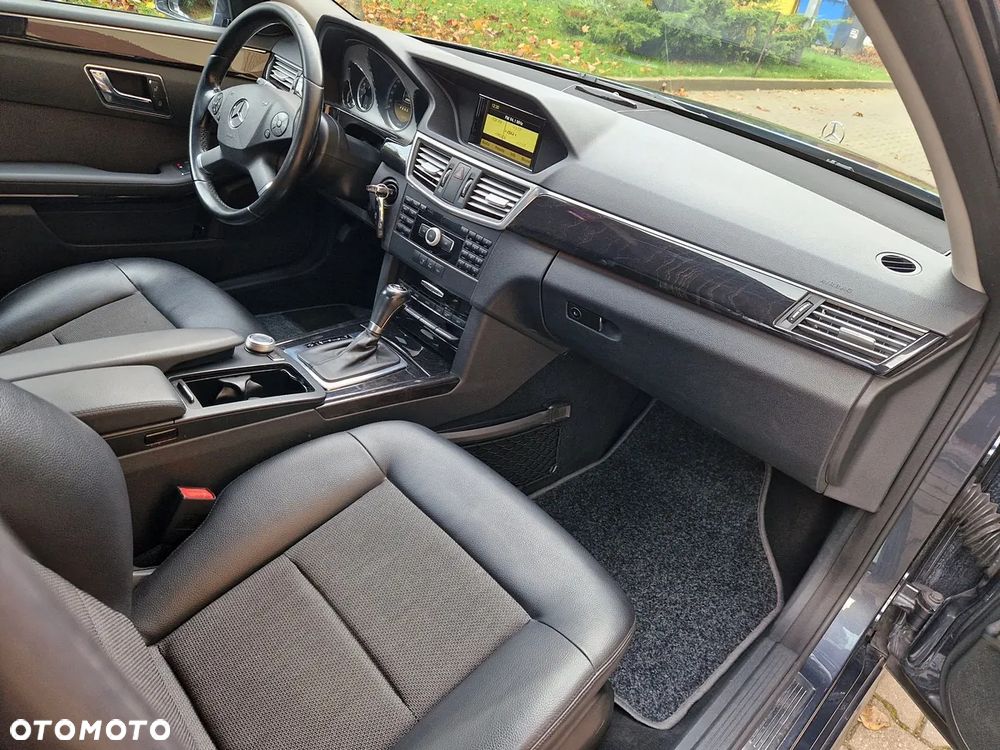 Mercedes-Benz Klasa E 200 BlueEFFICIENCY 7G-TRONIC Avantgarde - 7