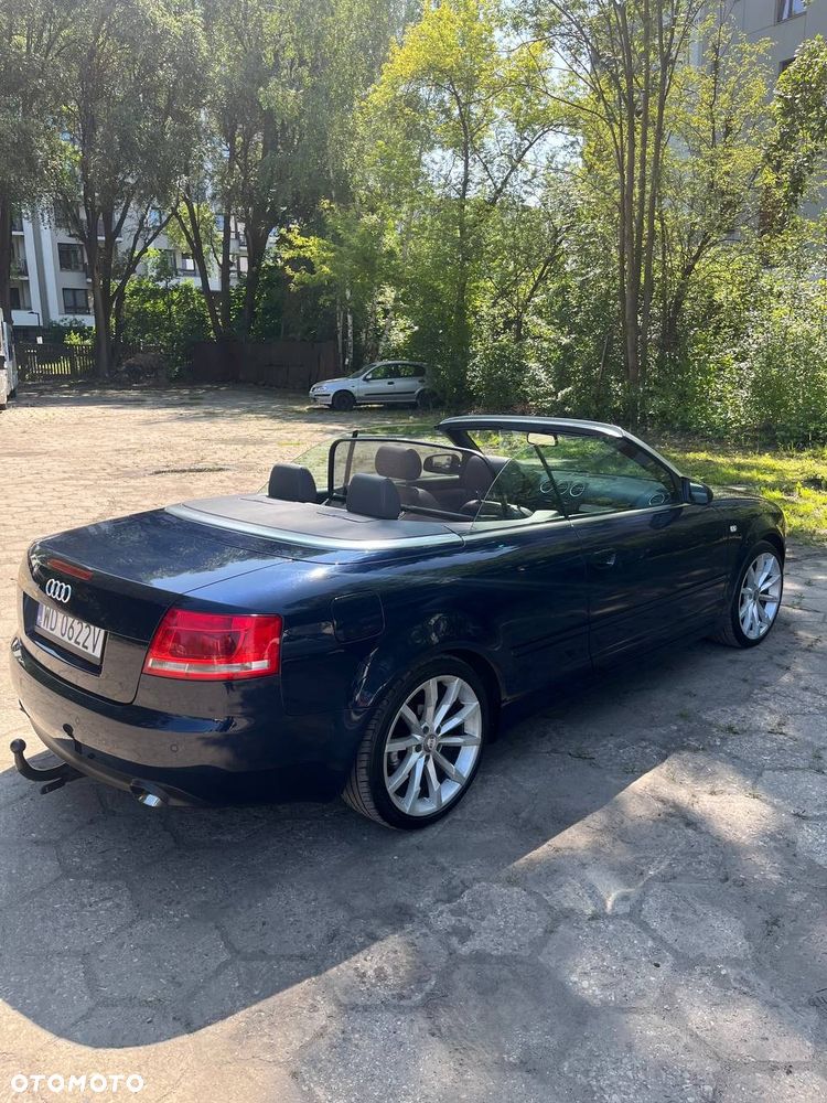 Audi A4 Cabrio 2.0 TDI DPF - 2