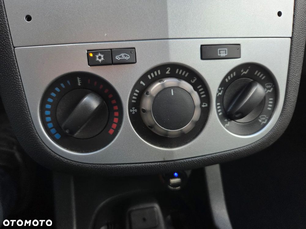 Opel Corsa 1.4 16V 150 Jahre - 26