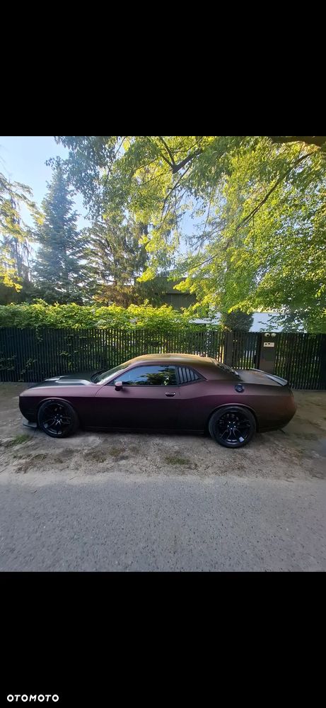 Dodge Challenger - 1