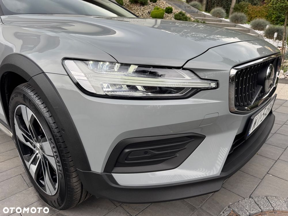 Volvo V60 Cross Country Plus B5 B AWD - 29