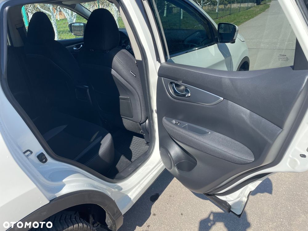 Nissan Qashqai 1.6 DIG-T N-Connecta - 21