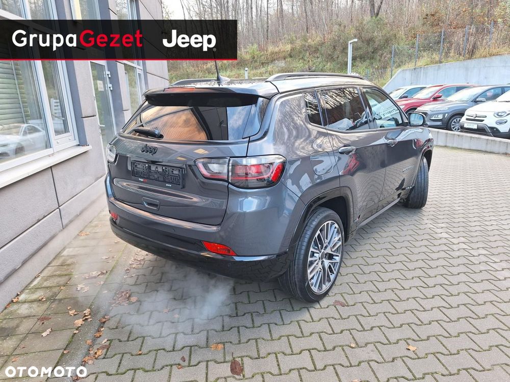 Jeep Compass - 4