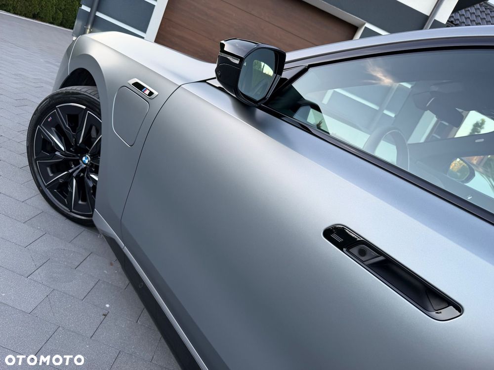 BMW Seria 7 M760e PHEV xDrive Individual Edition sport - 35