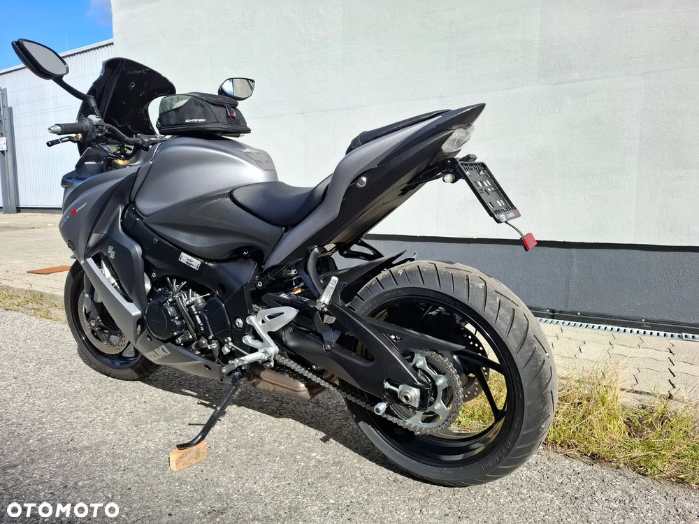 Suzuki GSX 1000 - 6