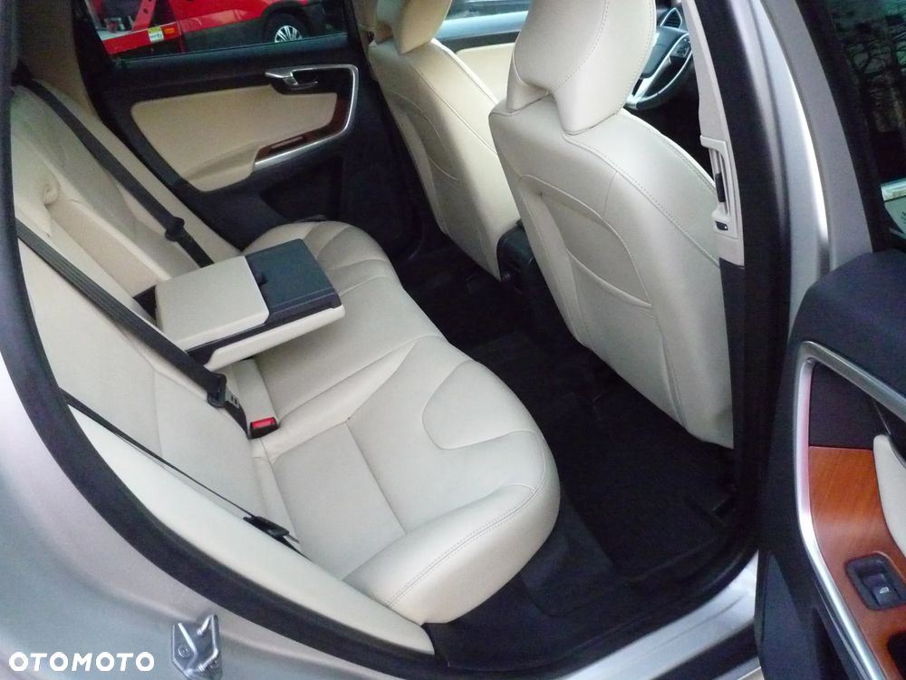 Volvo XC 60 D3 Drive-E Summum - 25