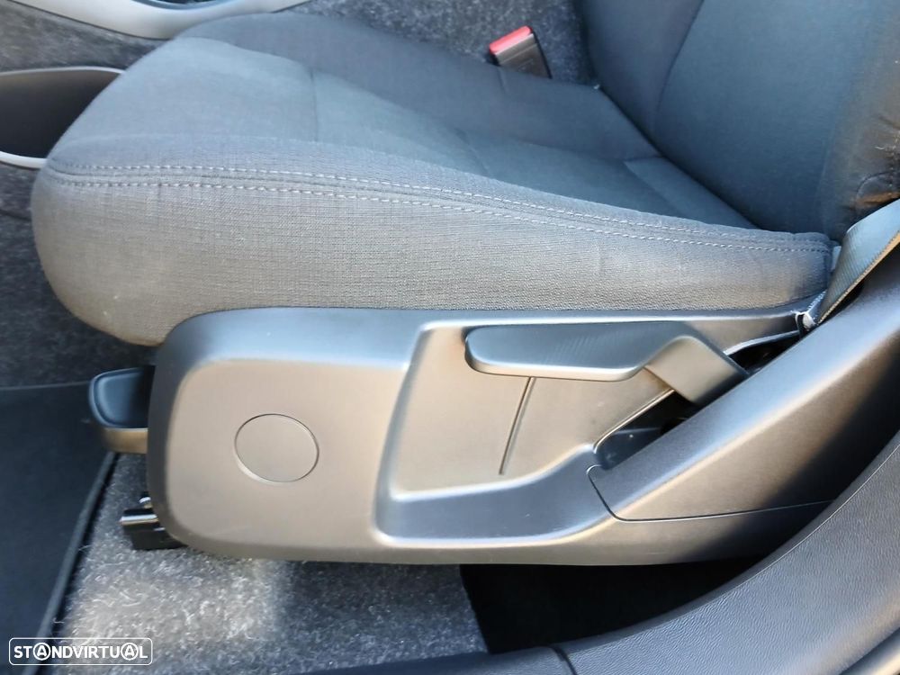 Volvo XC 40 1.5 T2 Momentum Core Geartronic - 18