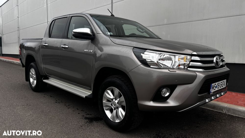 Toyota Hilux - 1