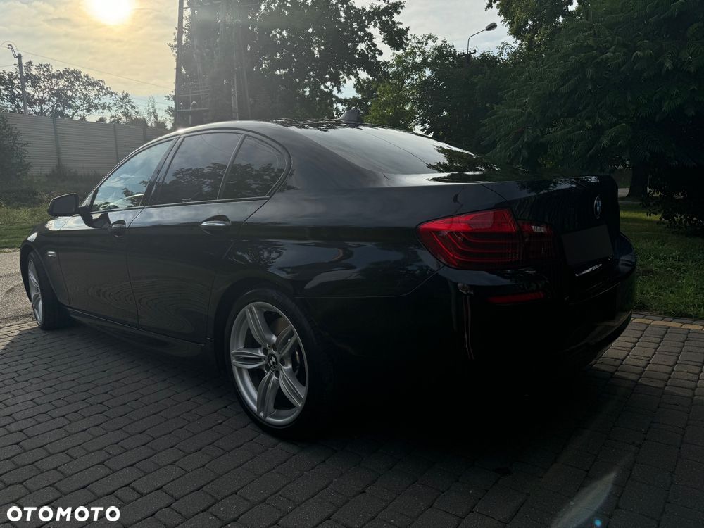 BMW Seria 5 550i - 4