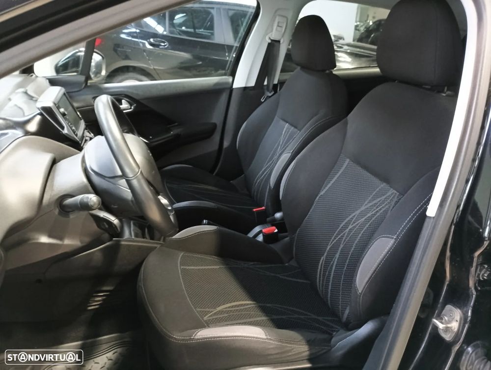 Peugeot 208 1.2 PureTech Style - 15