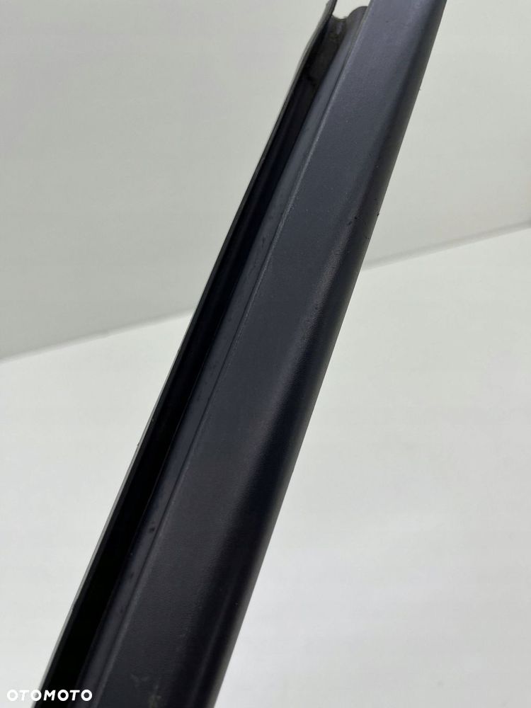 RENAULT TRAFIC III LISTWA SZYBY CZOŁOWEJ PRAWA 93867905 - 7