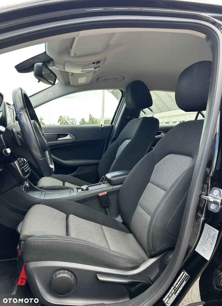 Mercedes-Benz GLA 200 7G-DCT Style - 14