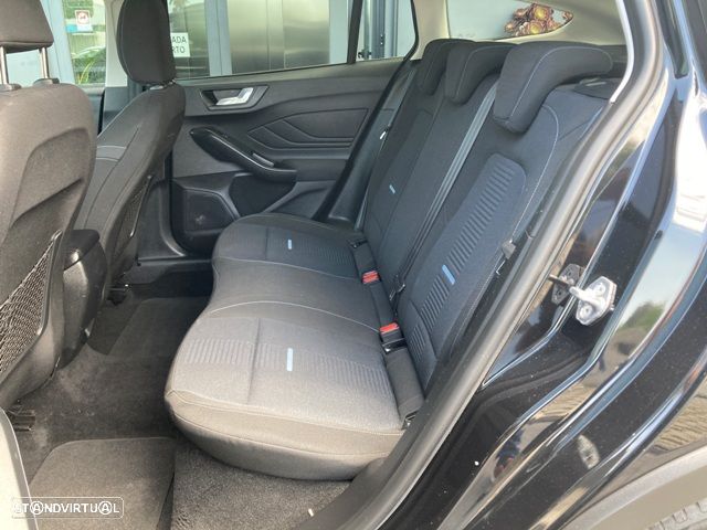 Ford Focus 1.0 EcoBoost Hybrid Aut. ACTIVE DESIGN - 35
