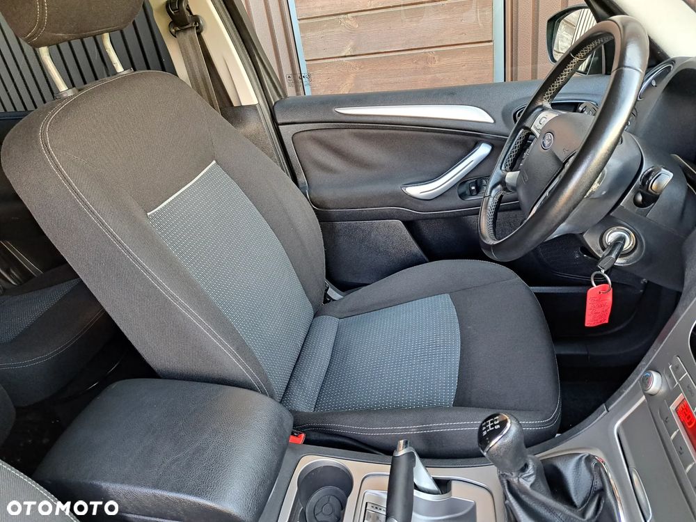 Ford Galaxy 2.0 FF Titanium - 32