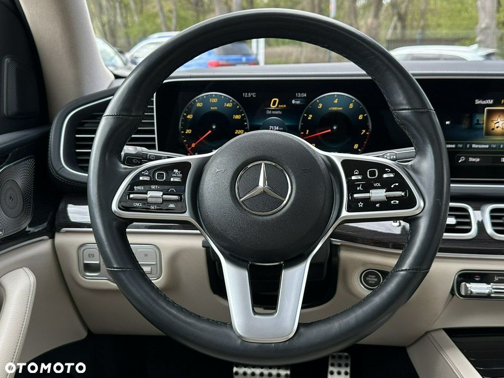 Mercedes-Benz GLS - 31