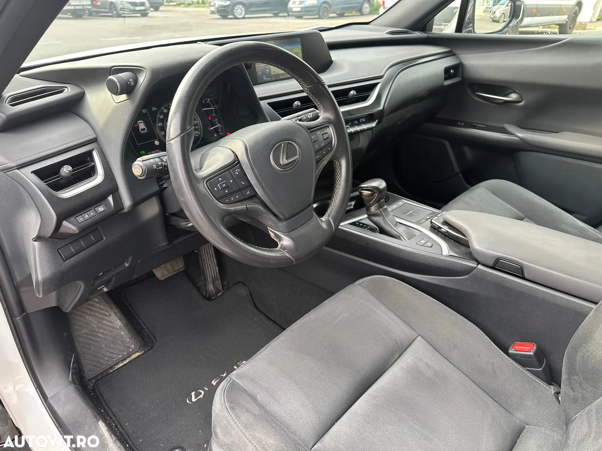 Lexus UX 250h Business Edition - 7