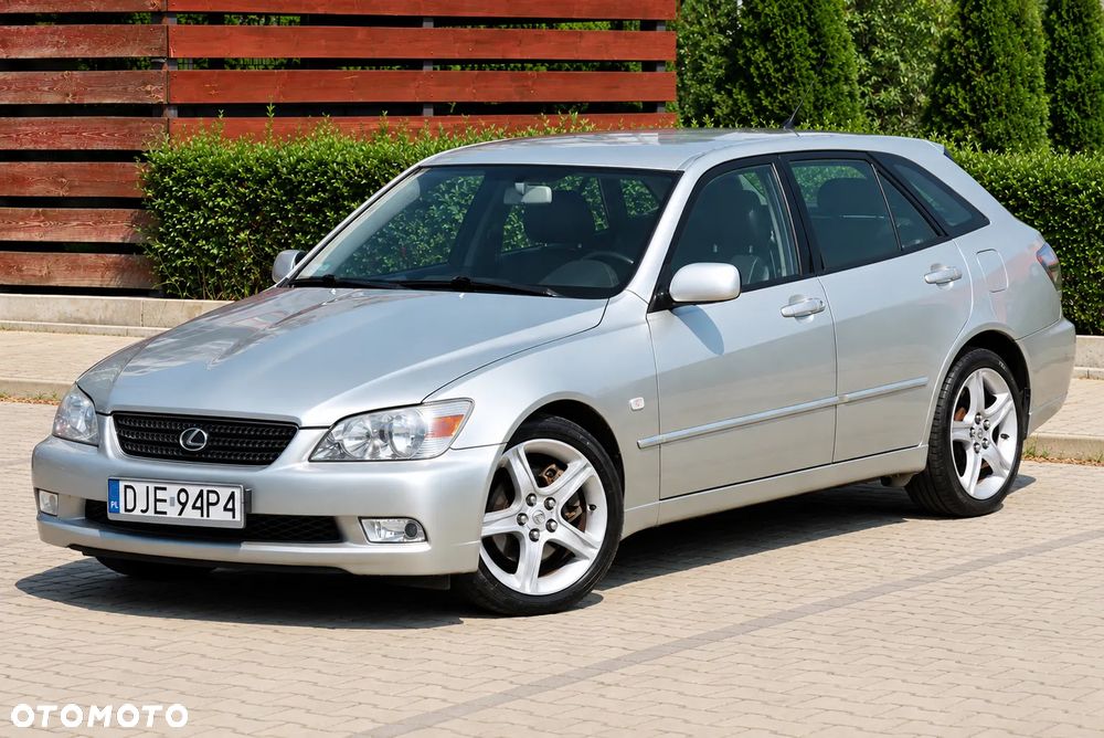 Lexus IS 200 SportCross - 2