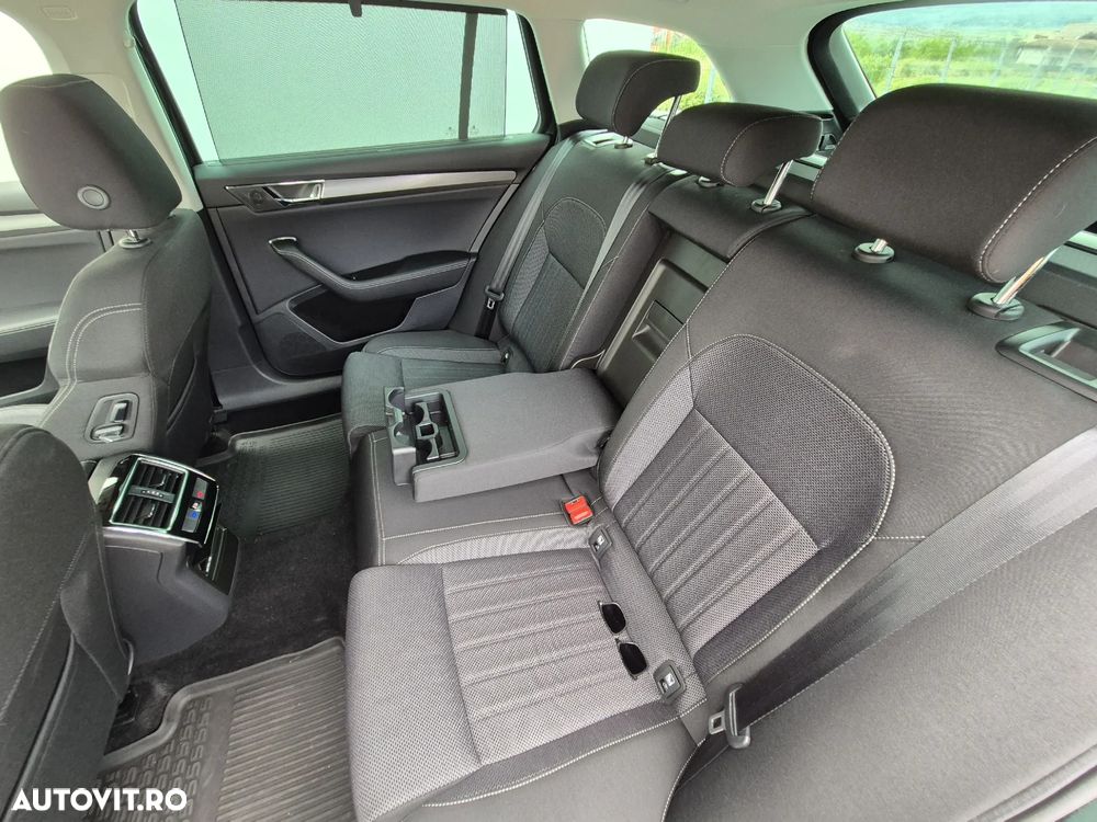 Skoda Superb Combi 2.0 TDI 4x4 DSG Style - 11