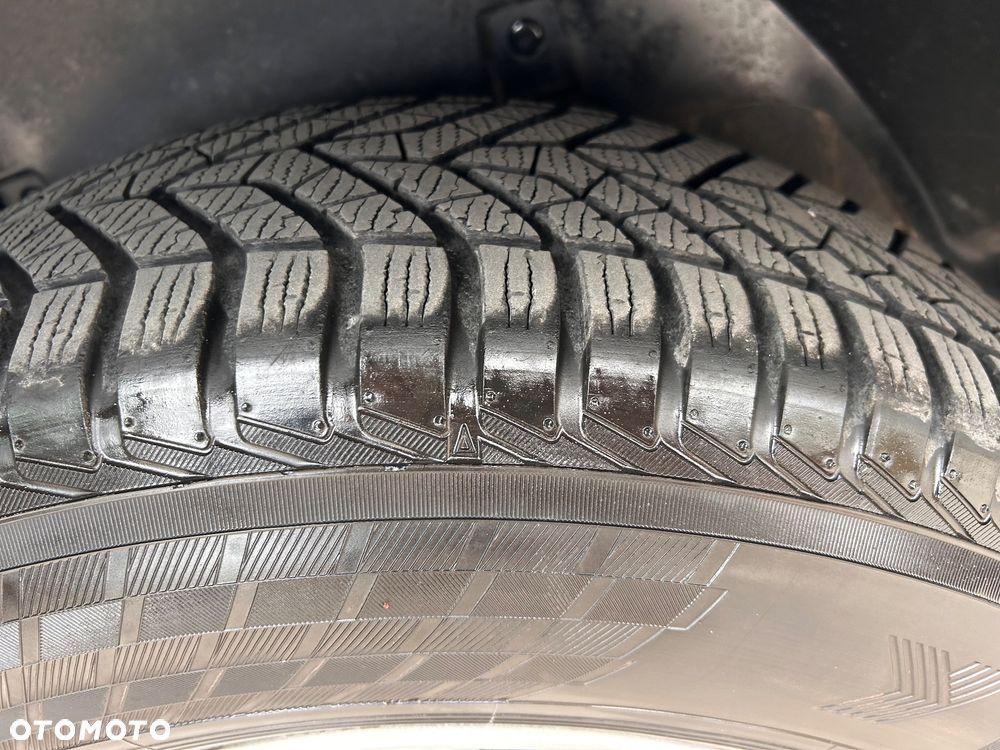 Kia Sorento 2.5 CRDi Escape + - 14