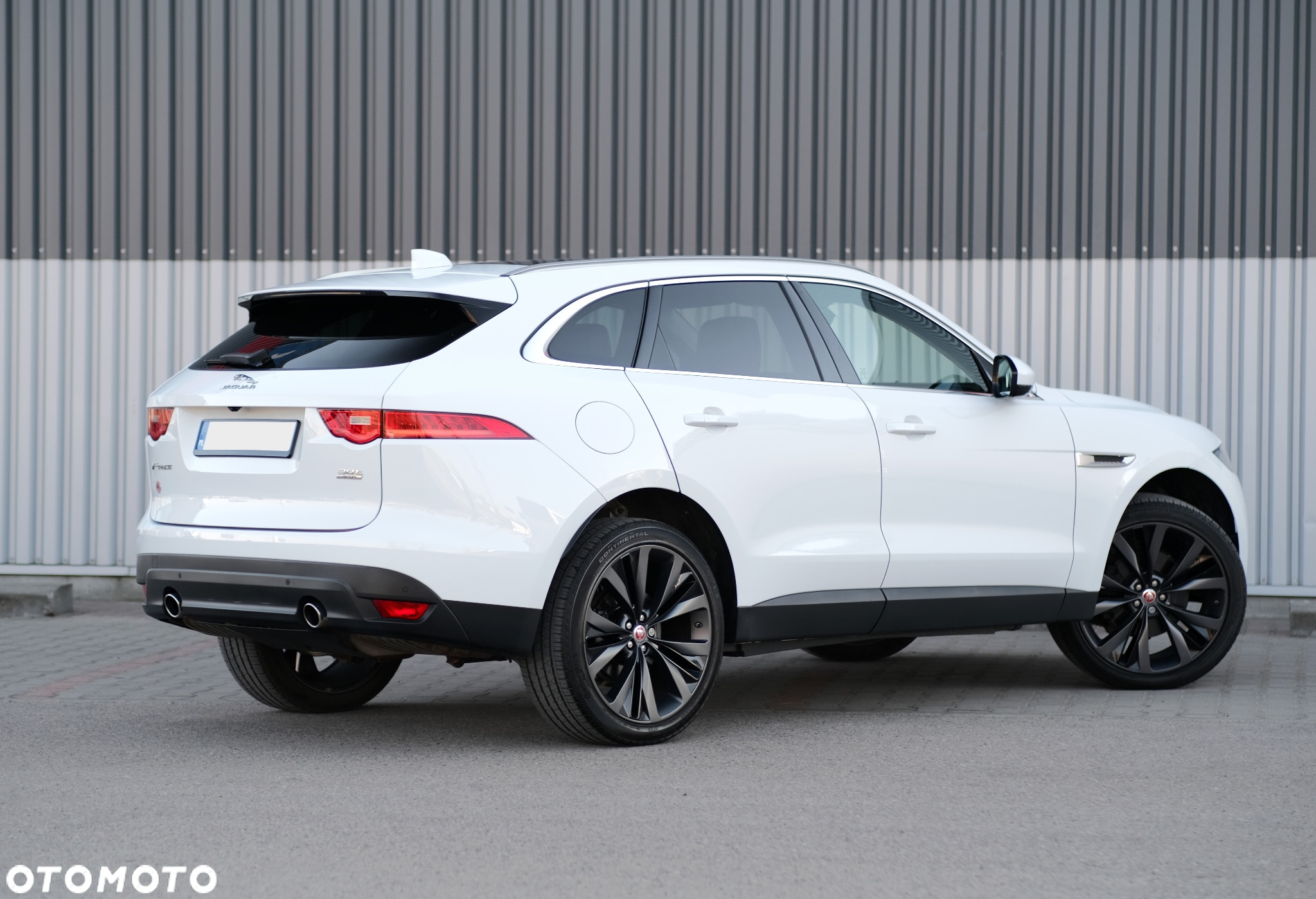Jaguar F-Pace 30t AWD Portfolio - 18