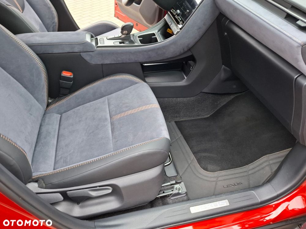 Lexus LBX 1.5 Hybrid Cool - 16