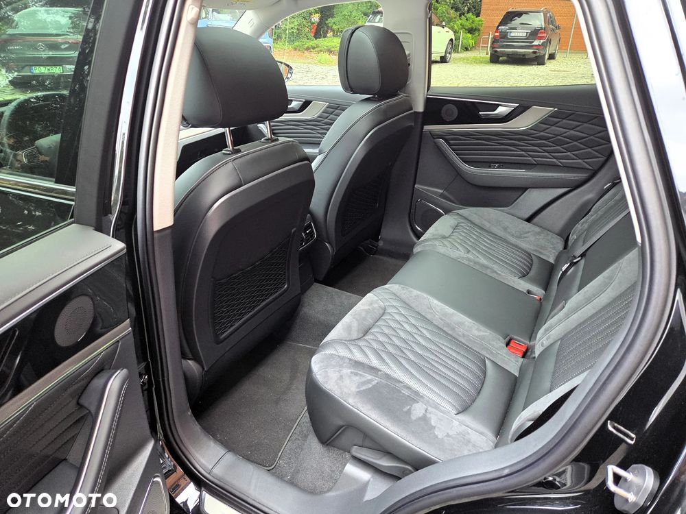 Hongqi HS5 2.0T AWD - 12