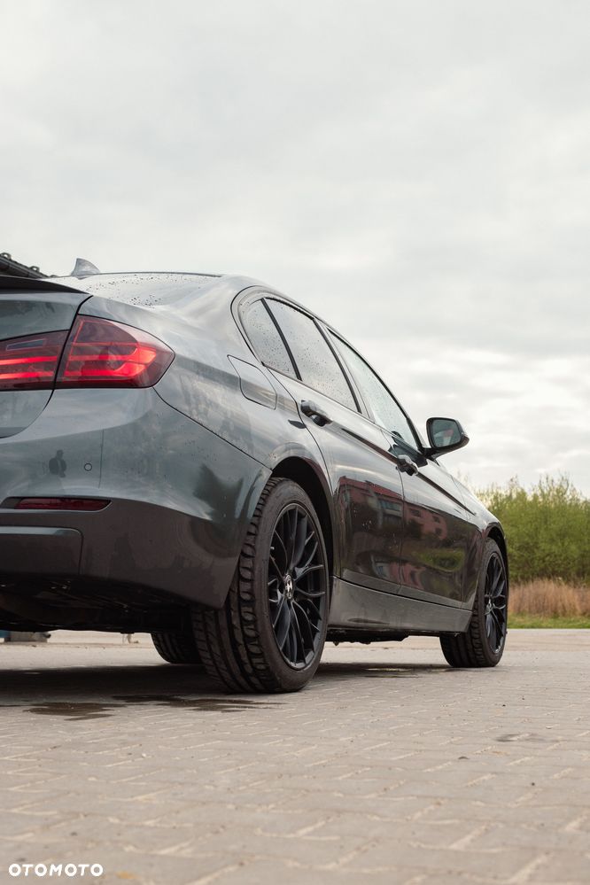 BMW Seria 3 320d xDrive Sport Line - 8