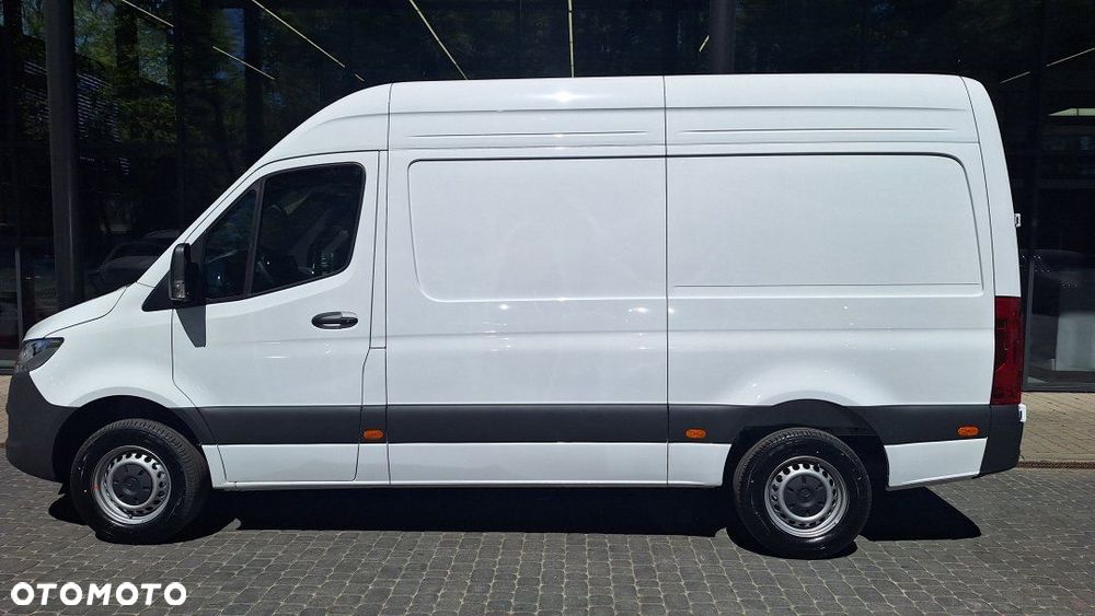 Mercedes-Benz Sprinter - 2