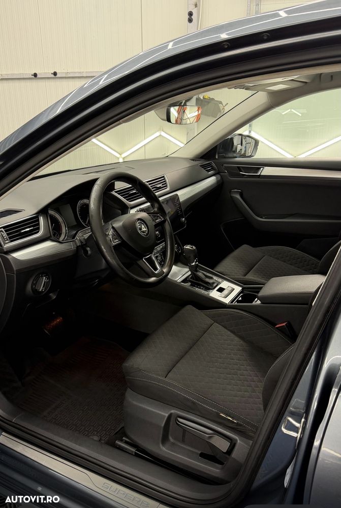 Skoda Superb 2.0 TDI DSG Ambition - 6