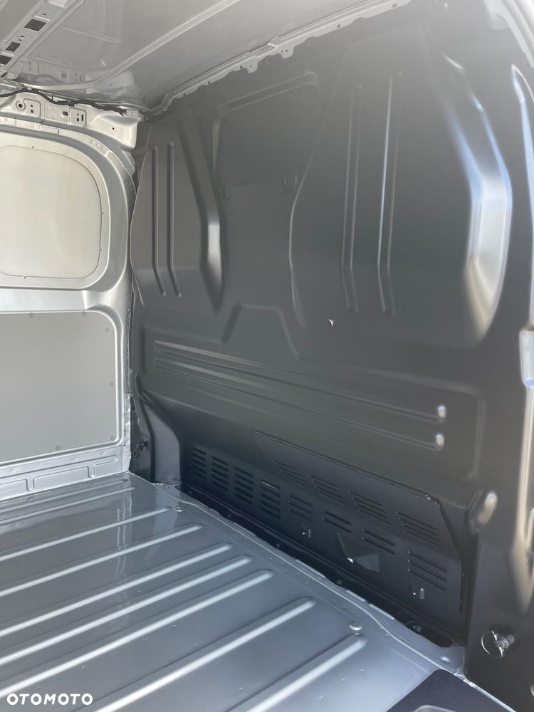 Volkswagen Transporter - 9