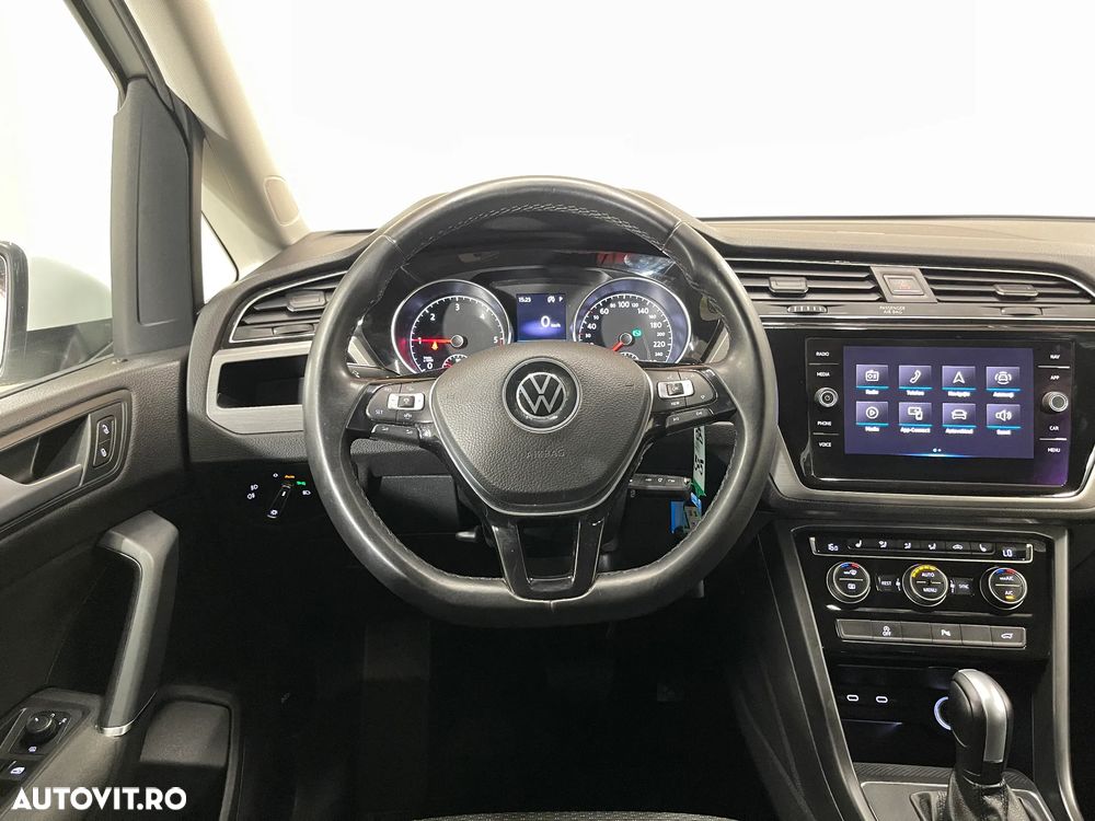 VOLKSWAGEN Touran 2022 — imagine 6