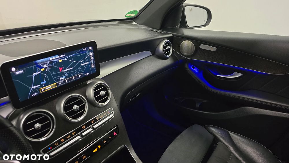 Mercedes-Benz GLC 300 de 4Matic 9G-TRONIC AMG Line Plus - 27