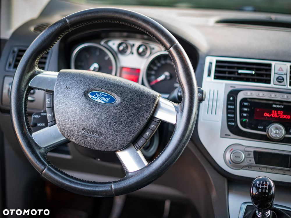 Ford Kuga - 22