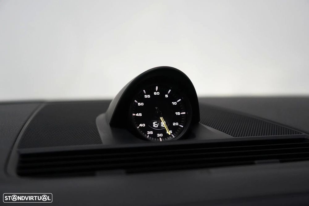 Porsche Panamera 4 E-Hybrid - 10