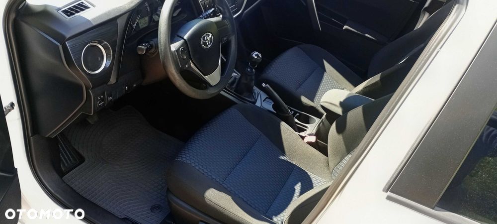 Toyota Auris - 7