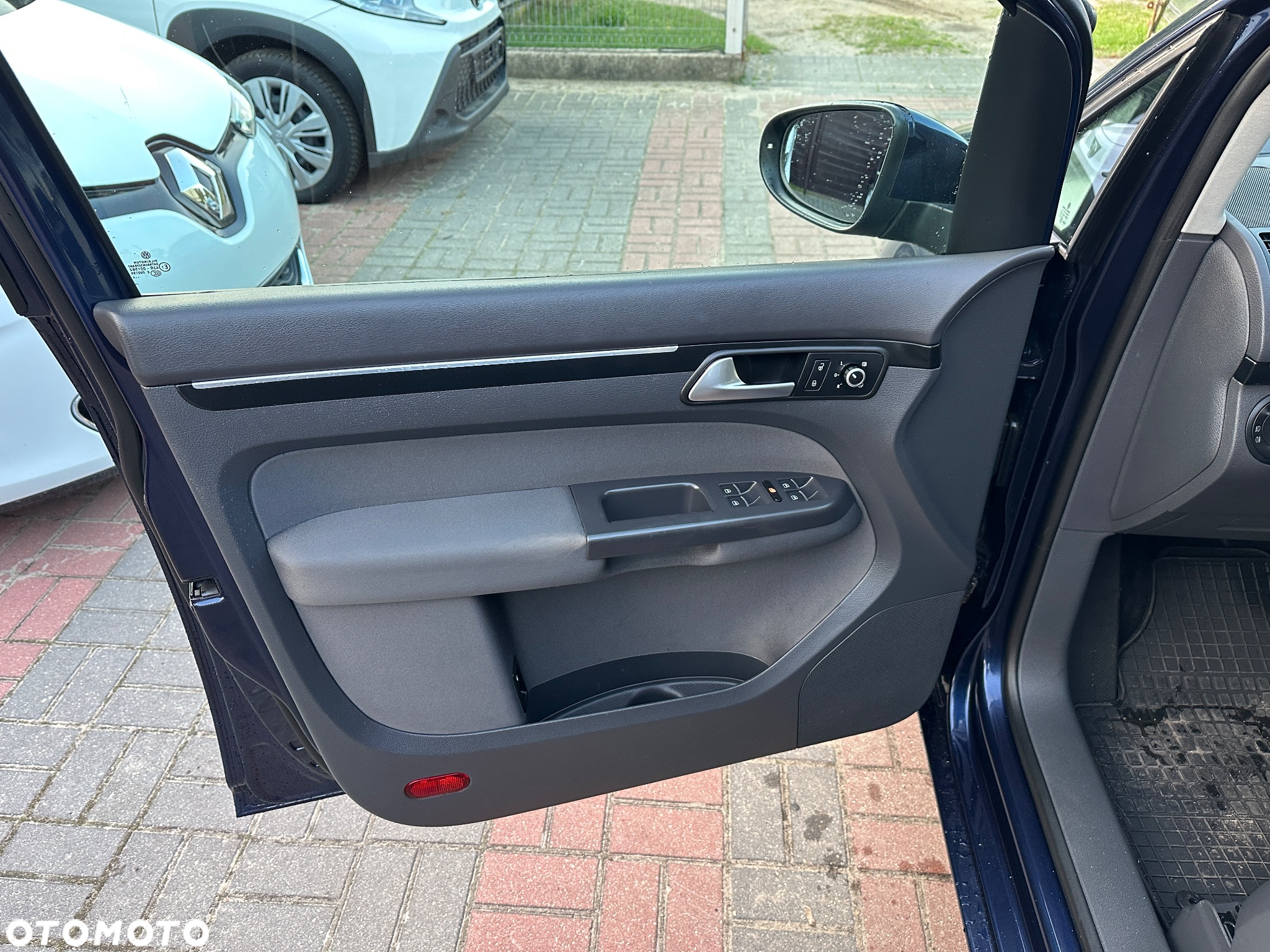 Volkswagen Touran 2.0 TDI DPF Highline DSG - 18