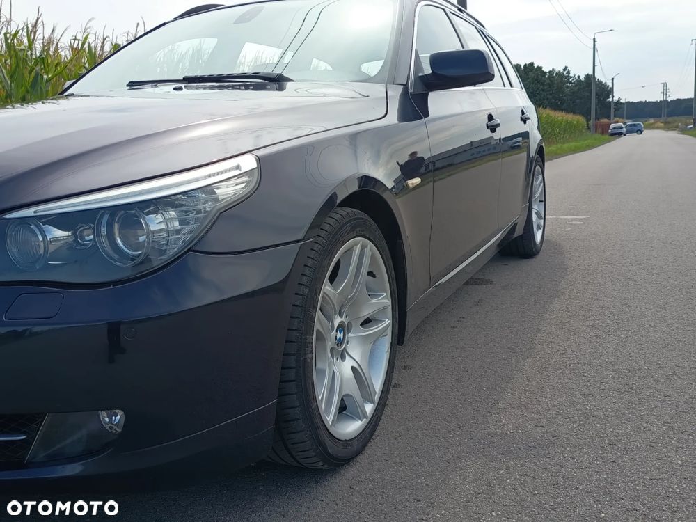 BMW Seria 5 525d - 13
