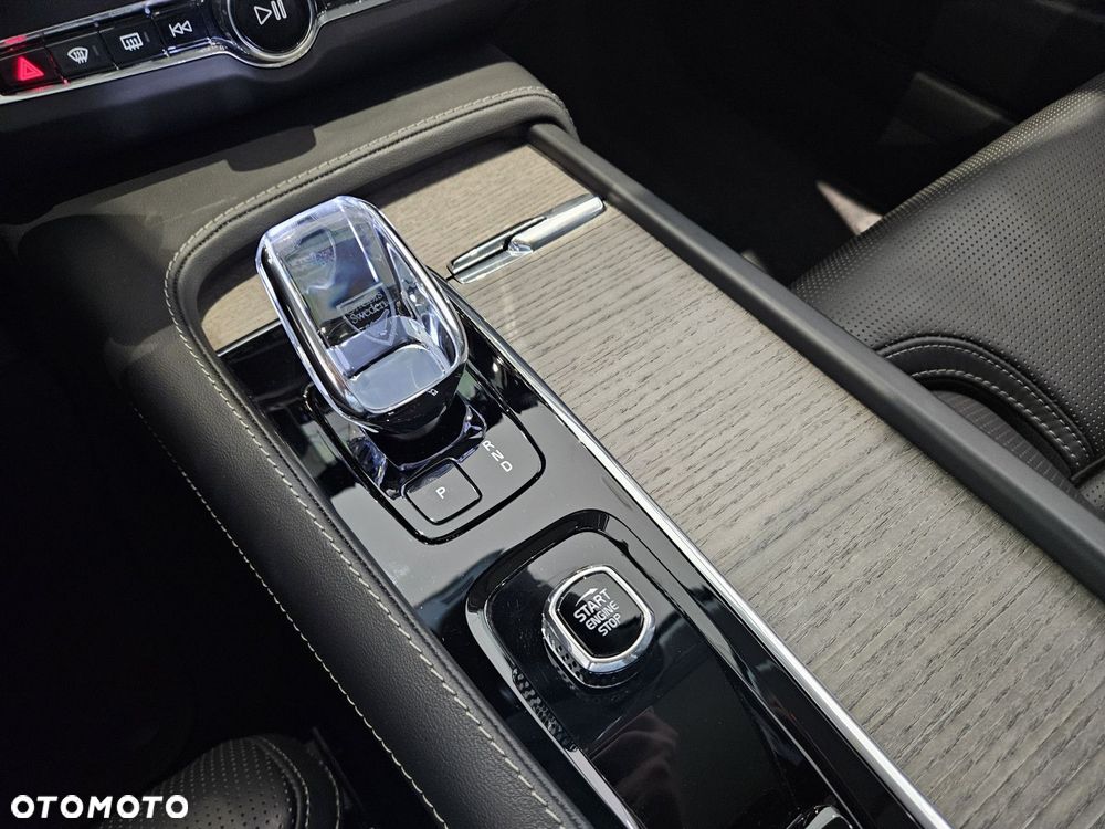 Volvo V90 Cross Country - 26