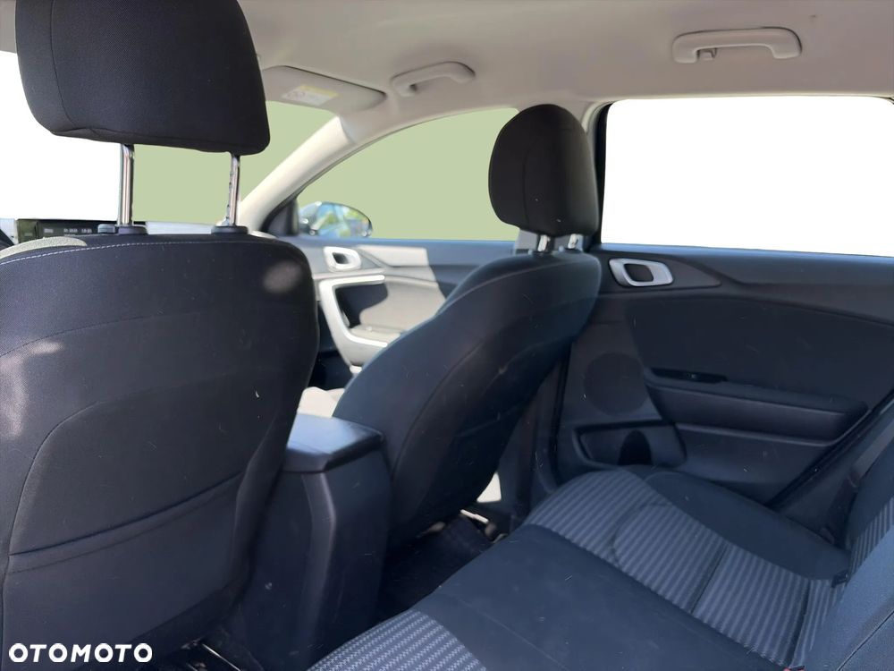 Kia Ceed 1.5 T-GDI M - 13