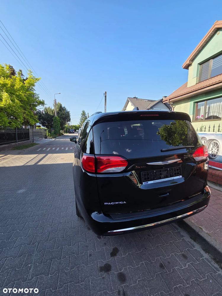 Chrysler Pacifica - 33