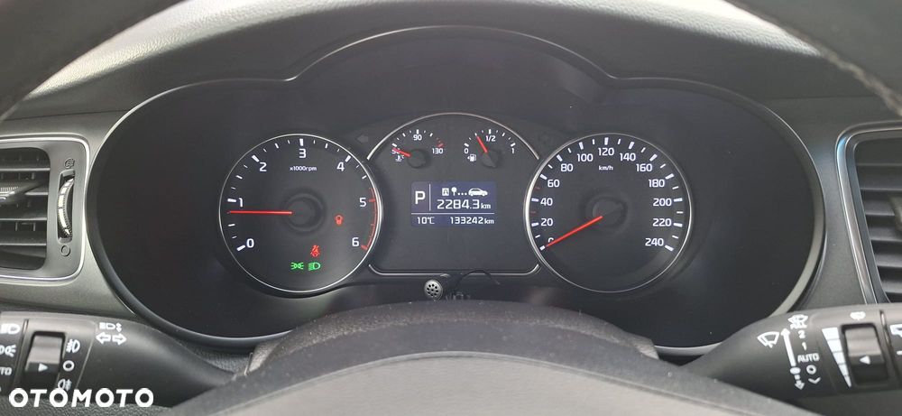 Kia Carens 1.7 CRDi Vision - 26