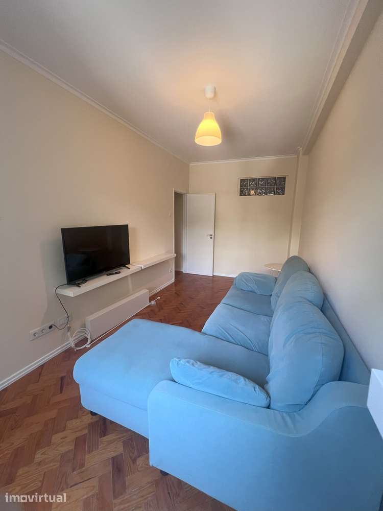 Apartamento Mobilado T2 - Av do Uruguai Benfica - Grande imagem: 4/12