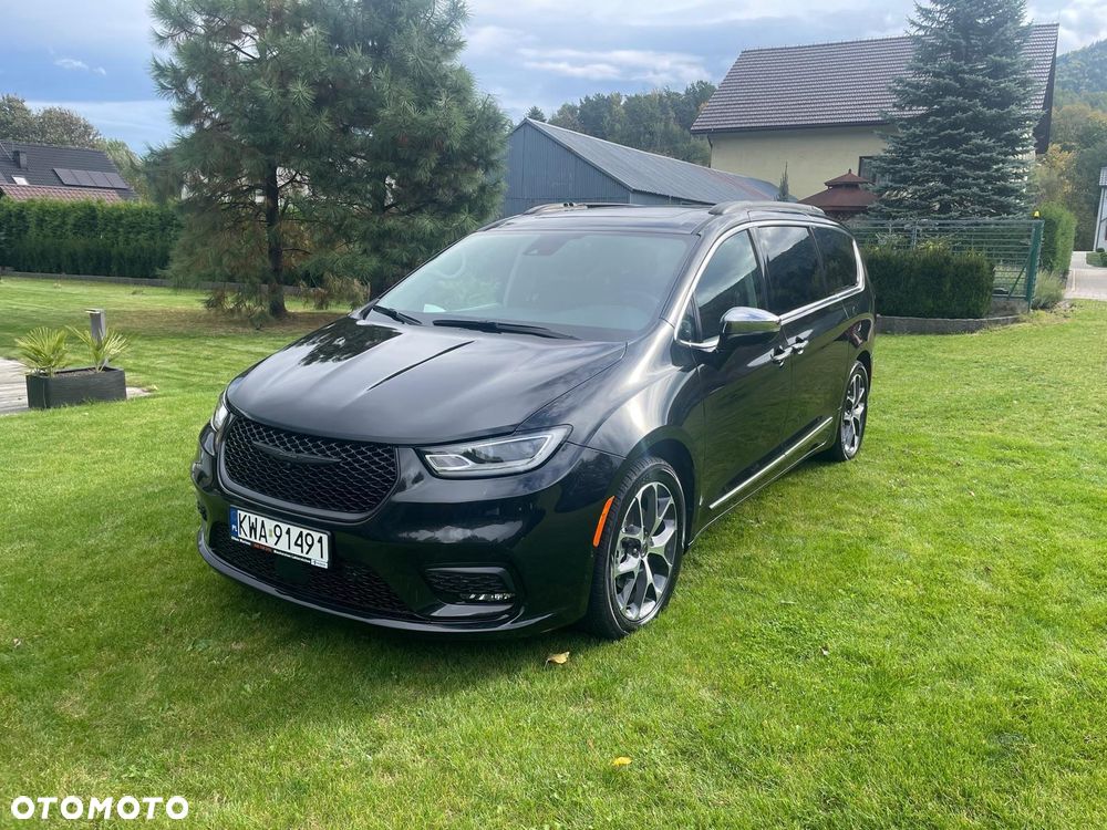 Chrysler Pacifica - 1