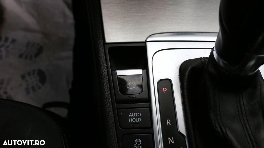 Volkswagen Passat Variant 2.0 TDI BlueMotion Technology DSG Highline - 18